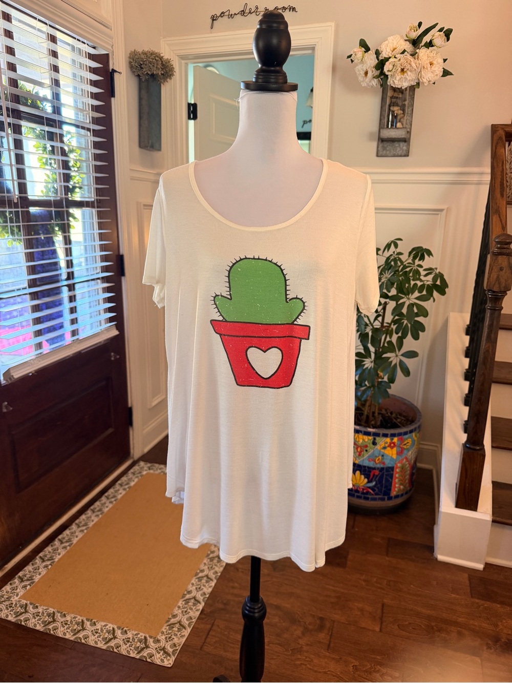 Mezzanine EUC Cream Short-Sleeve Tee with Green Cactus Graphic